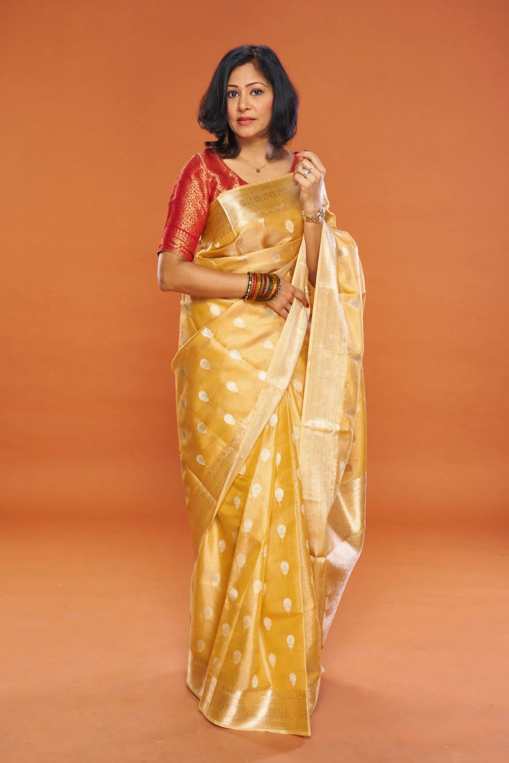 Golden Spicy Mustard Elegance