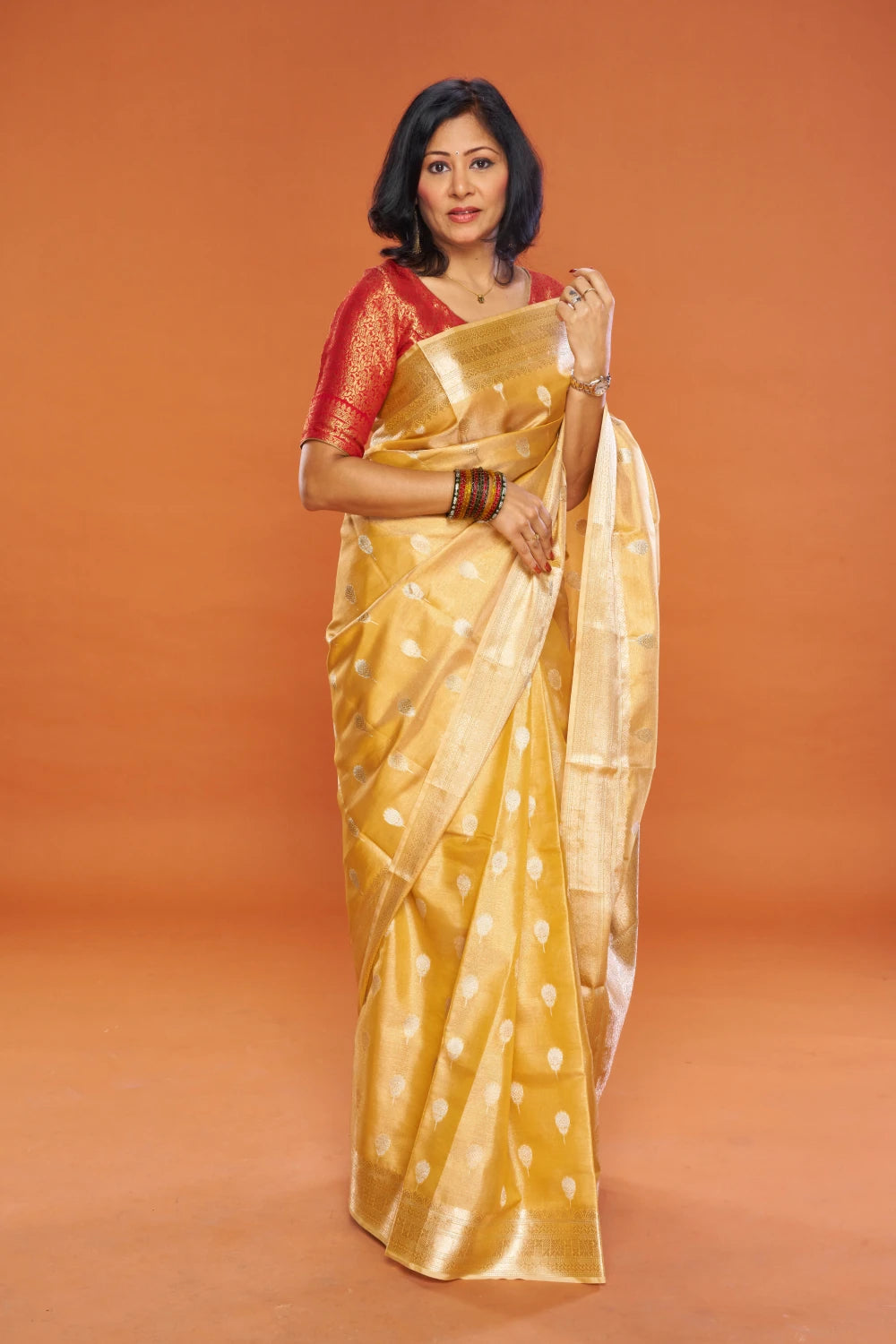 Golden Spicy Mustard Elegance