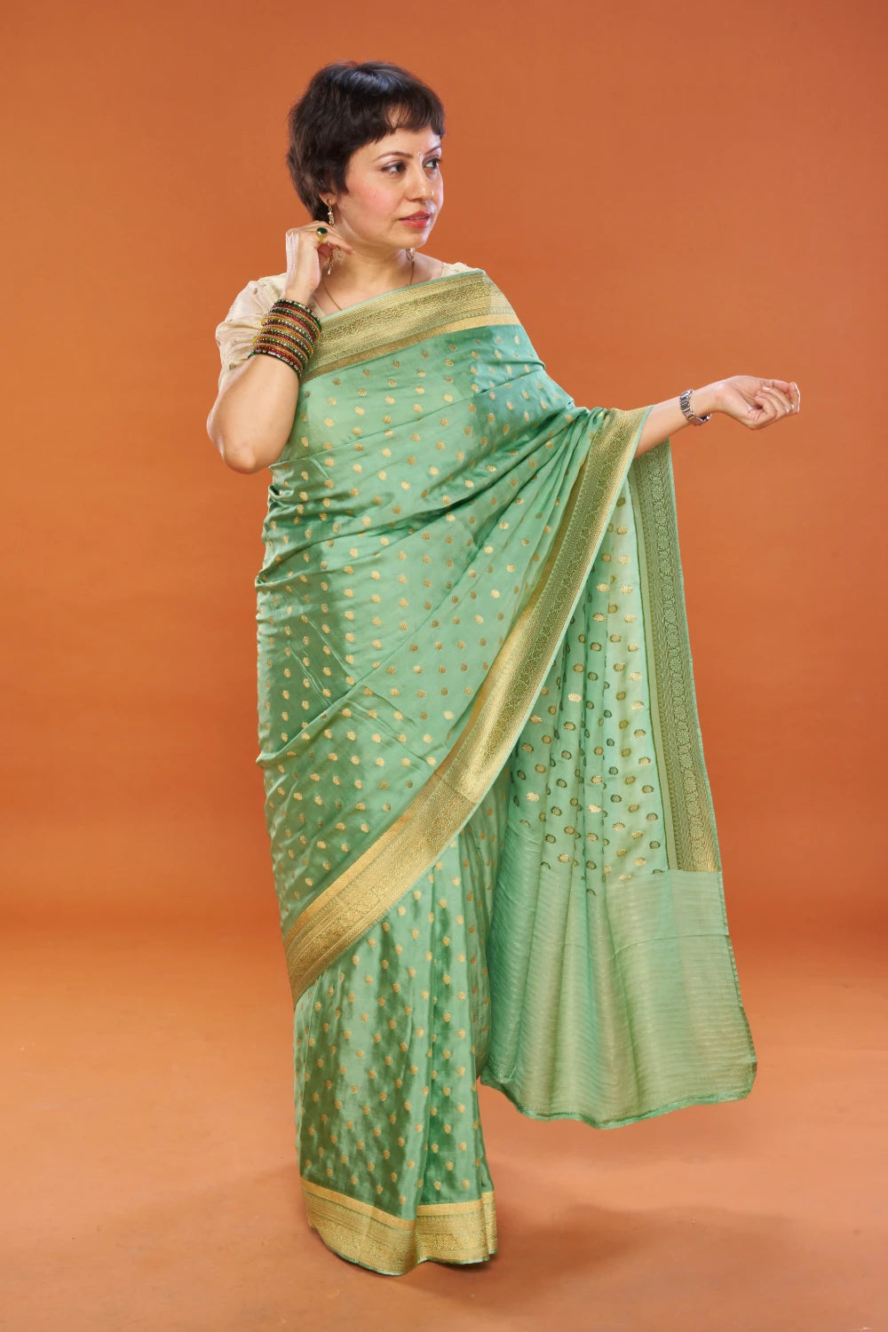Graceful Light Grass Green Elegance