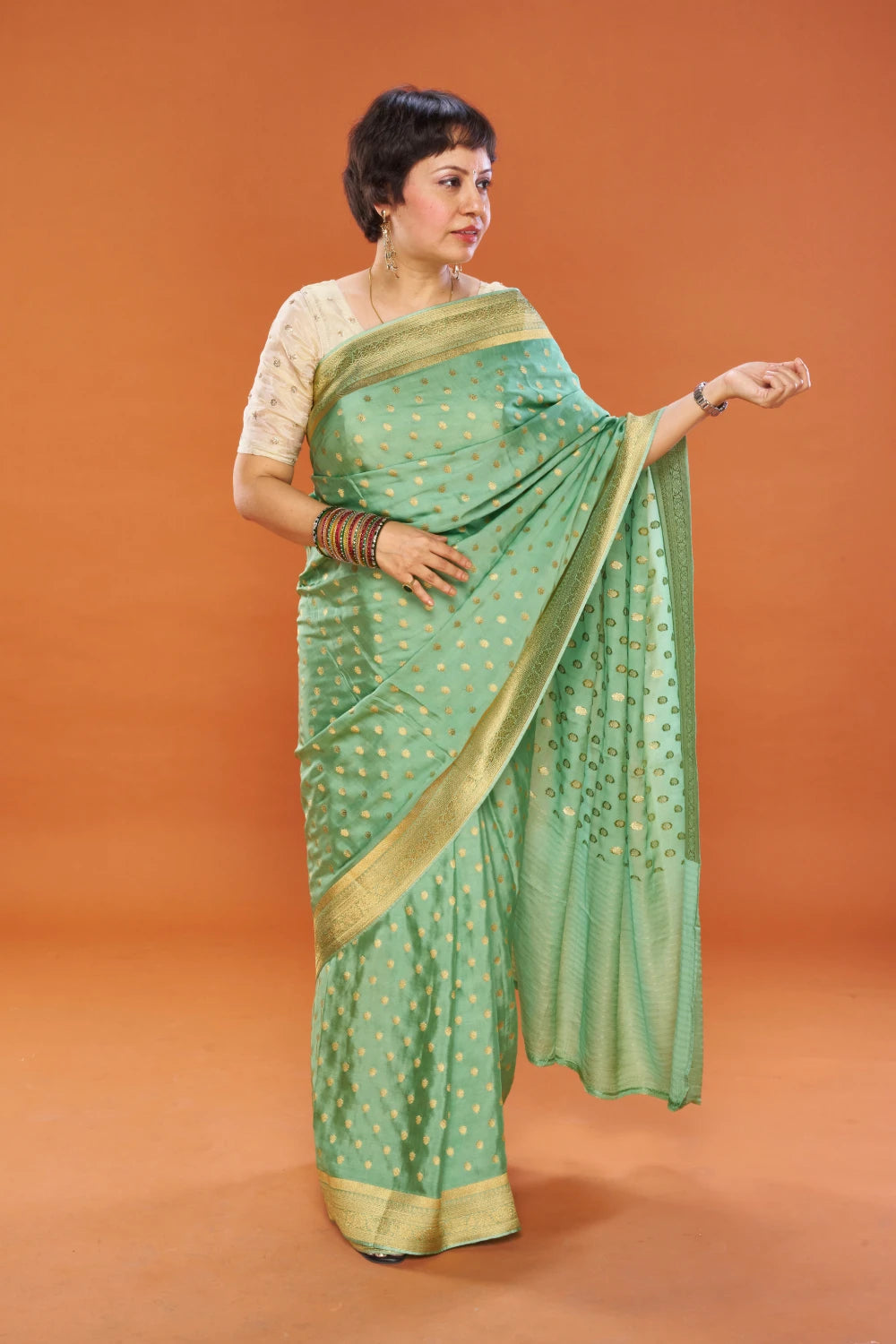 Graceful Light Grass Green Elegance