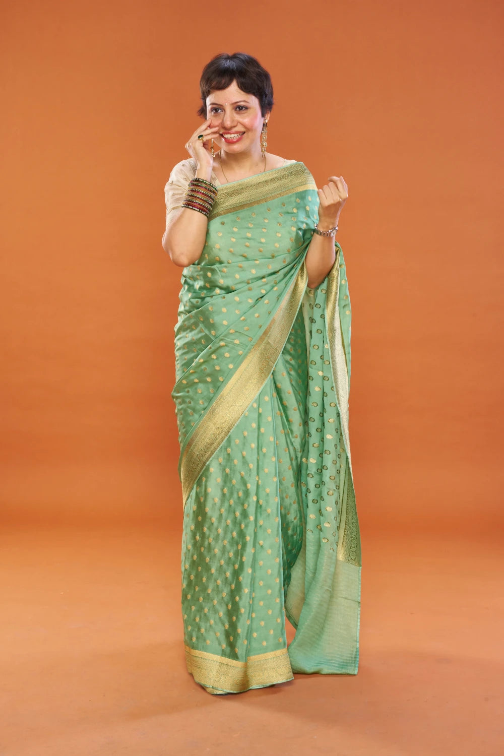 Graceful Light Grass Green Elegance