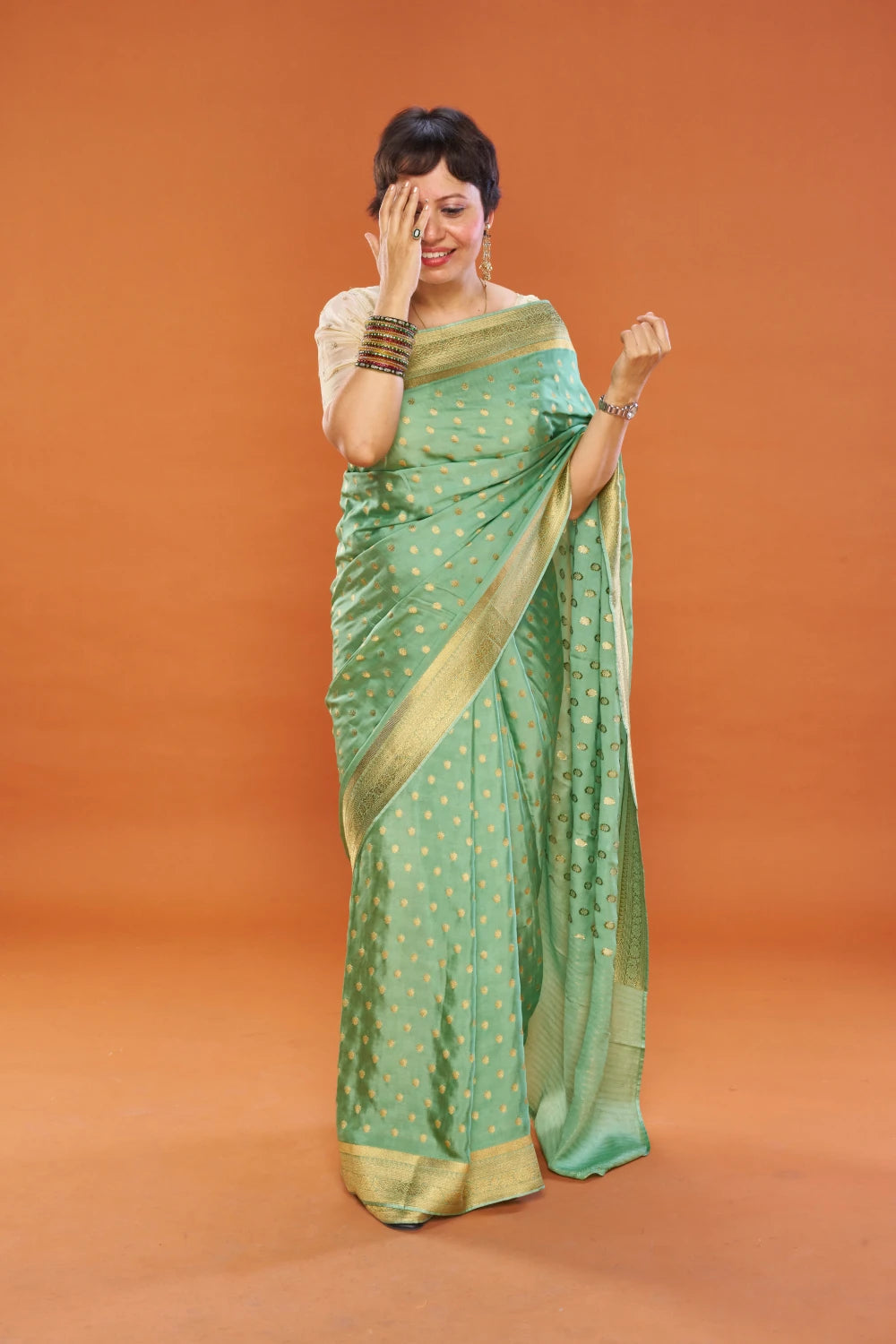 Graceful Light Grass Green Elegance