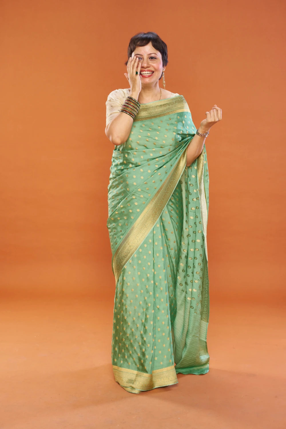 Graceful Light Grass Green Elegance