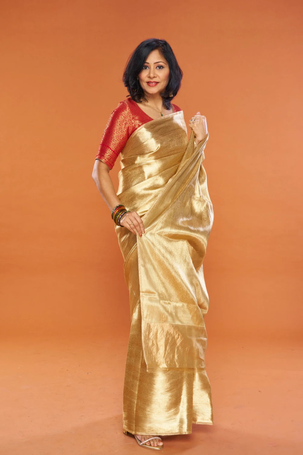 Pristine Champagne Gold Elegance