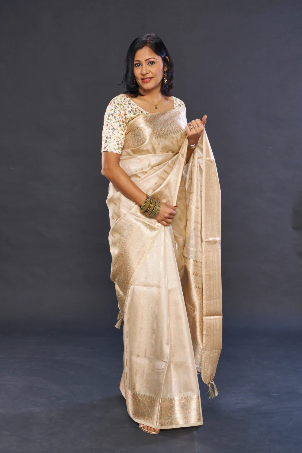 Glorious Pearled Ivory Elegance