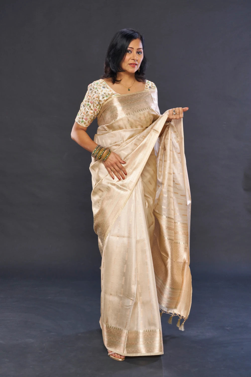 Glorious Pearled Ivory Elegance