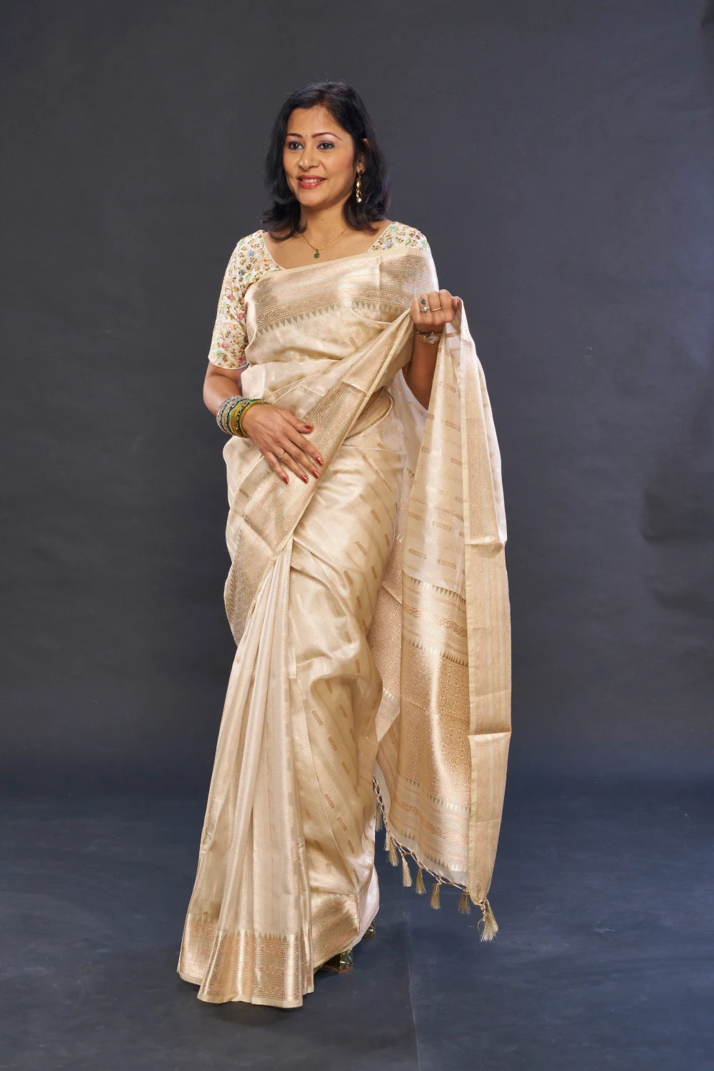 Glorious Pearled Ivory Elegance