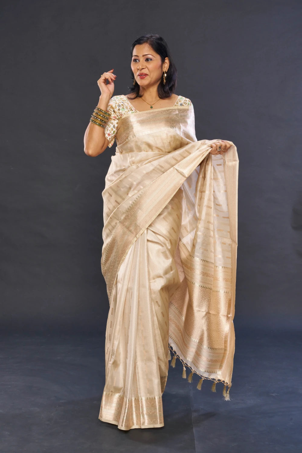 Glorious Pearled Ivory Elegance