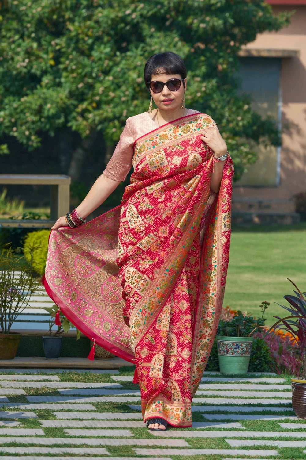 Stylish True Red Elegance