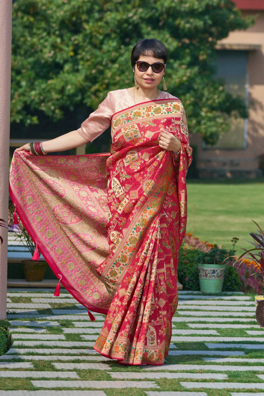 Stylish True Red Elegance