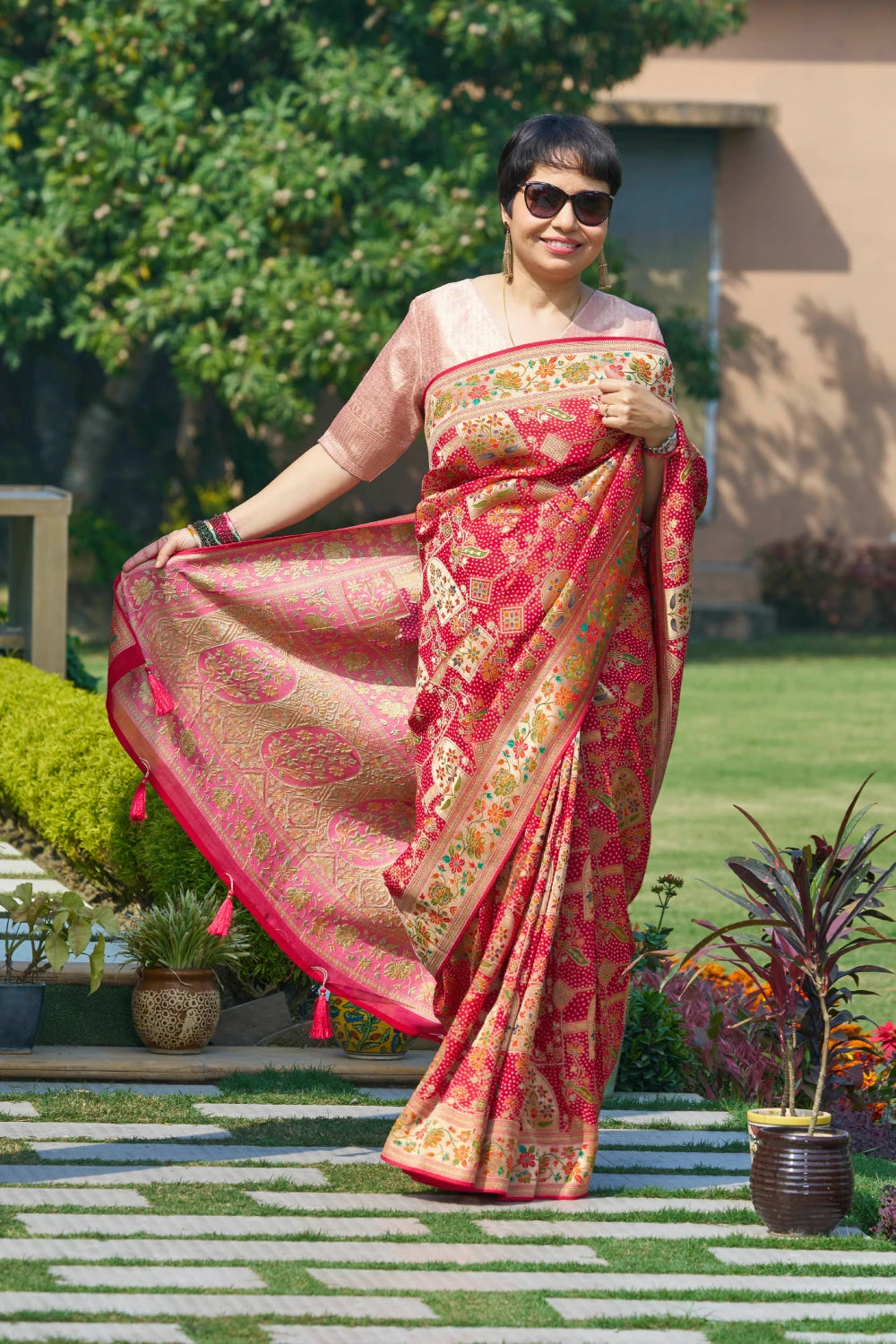 Stylish True Red Elegance