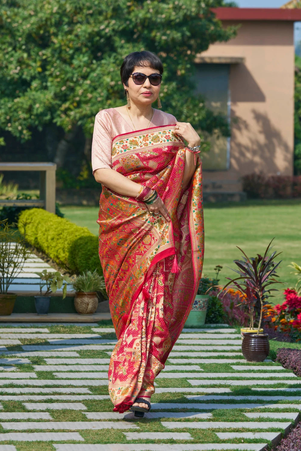 Stylish True Red Elegance
