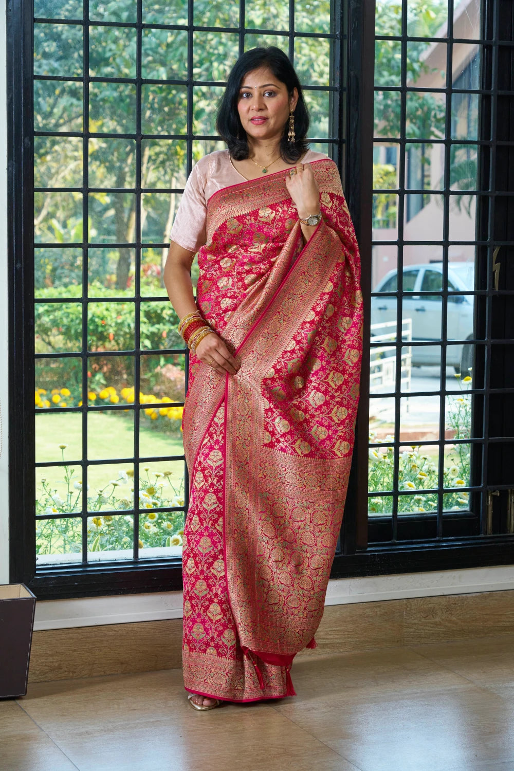 Modern Viva Magenta Elegance