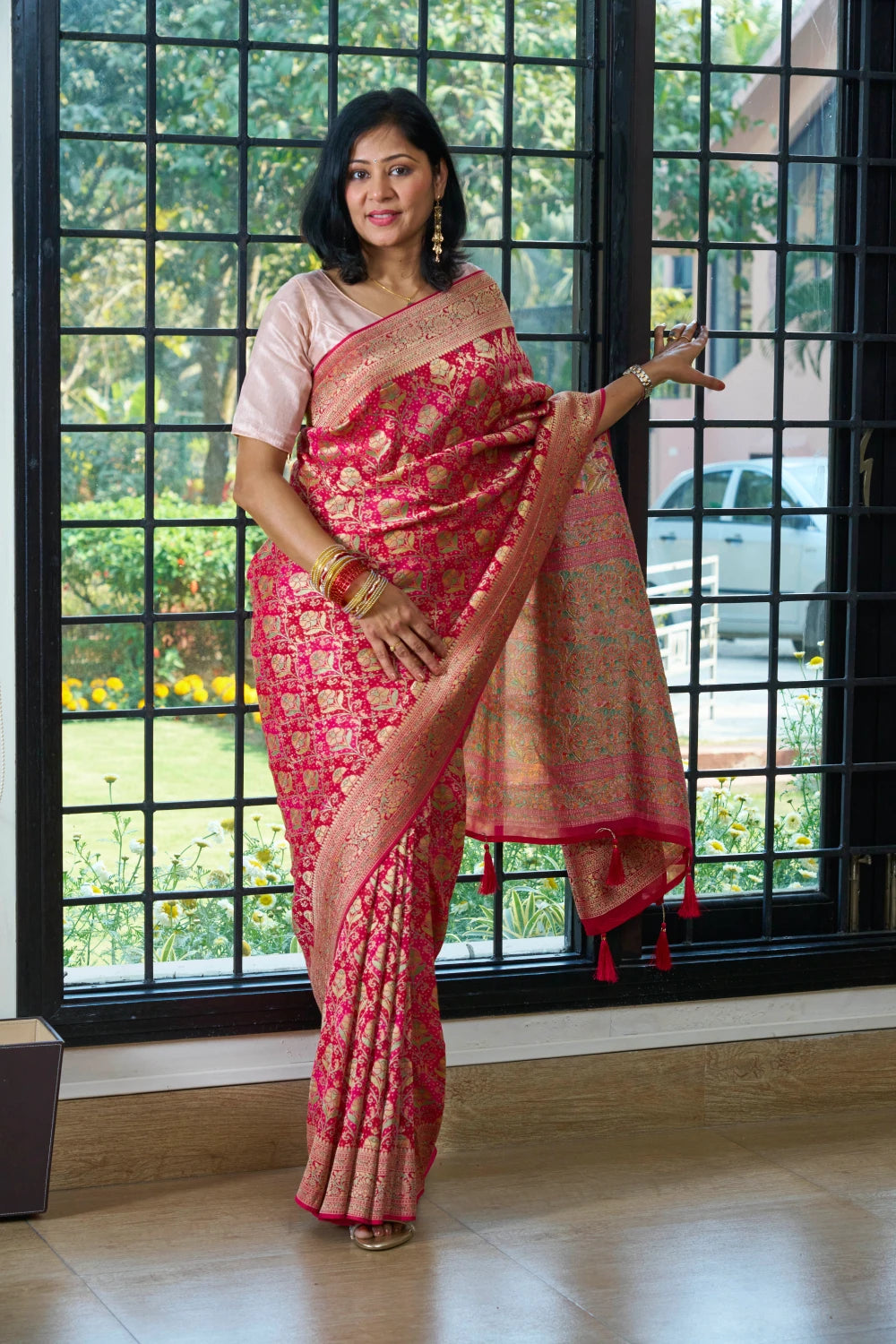 Modern Viva Magenta Elegance