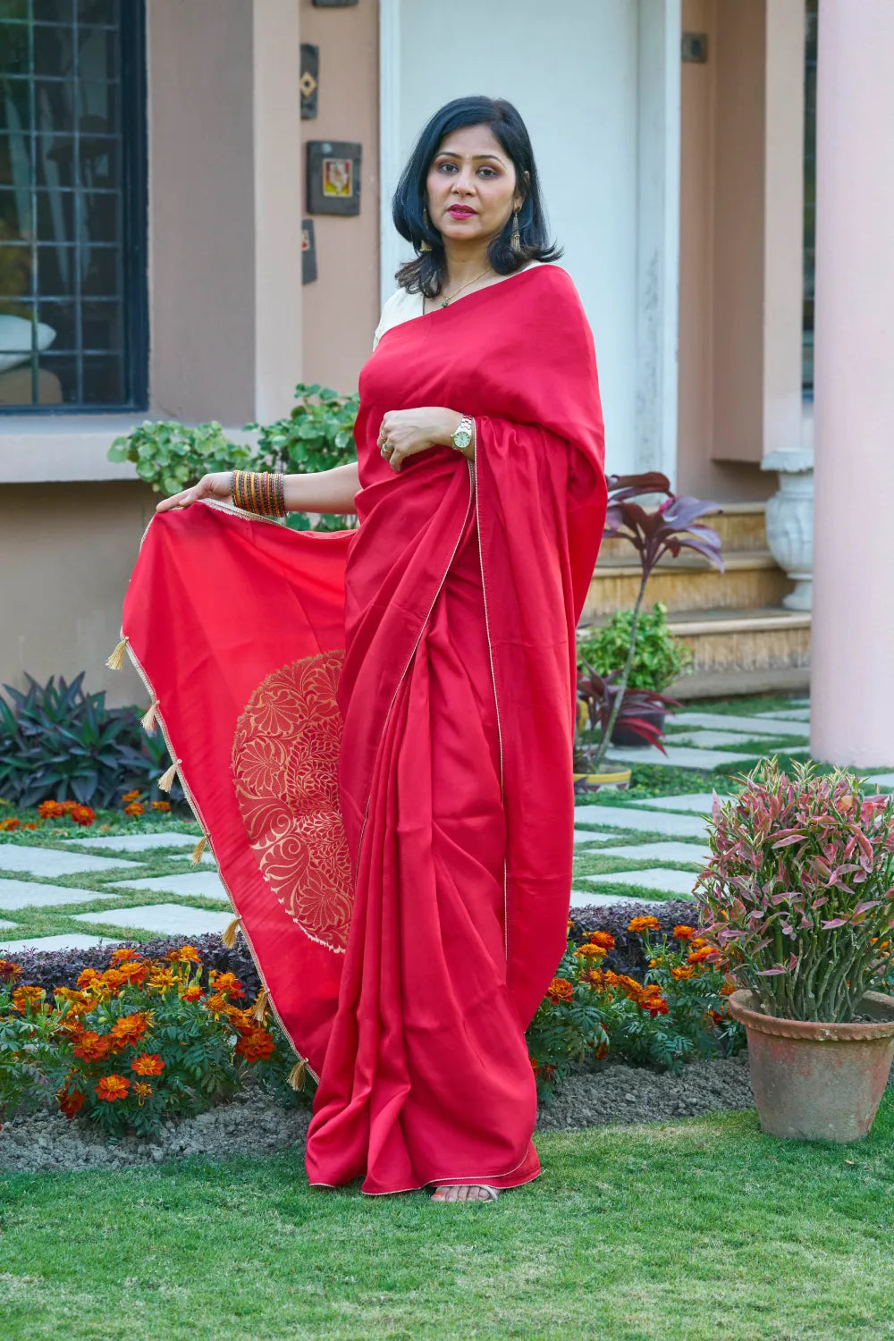 Charming Tomato Red Elegance