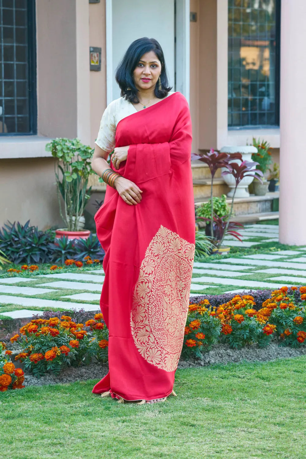 Charming Tomato Red Elegance