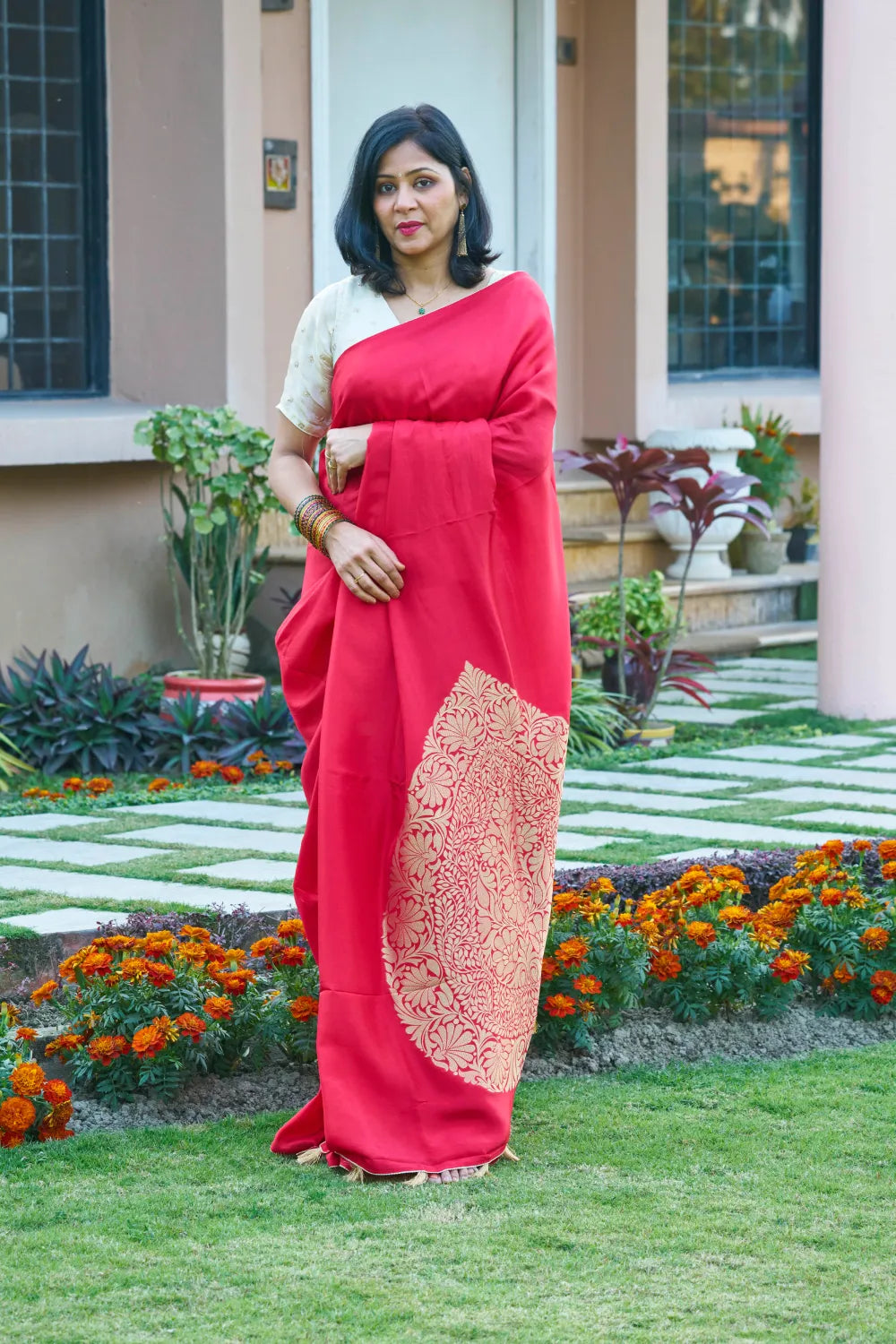 Charming Tomato Red Elegance
