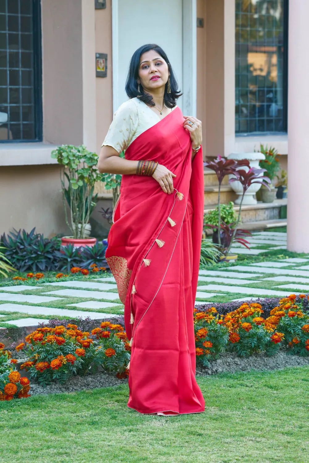 Charming Tomato Red Elegance