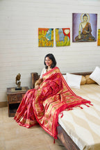 Gentle Sceptre Red Elegance