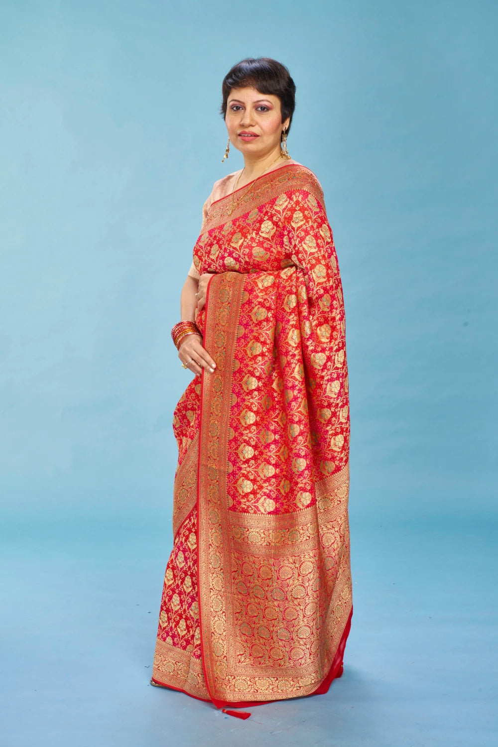 Serene True Red Elegance