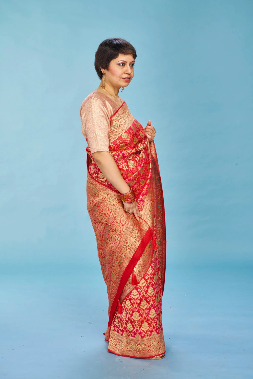 Serene True Red Elegance