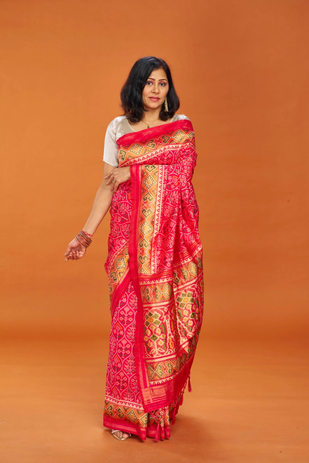 Iconic Vibrant Elegance - Vibrant-Magenta Red (Floral motifs)