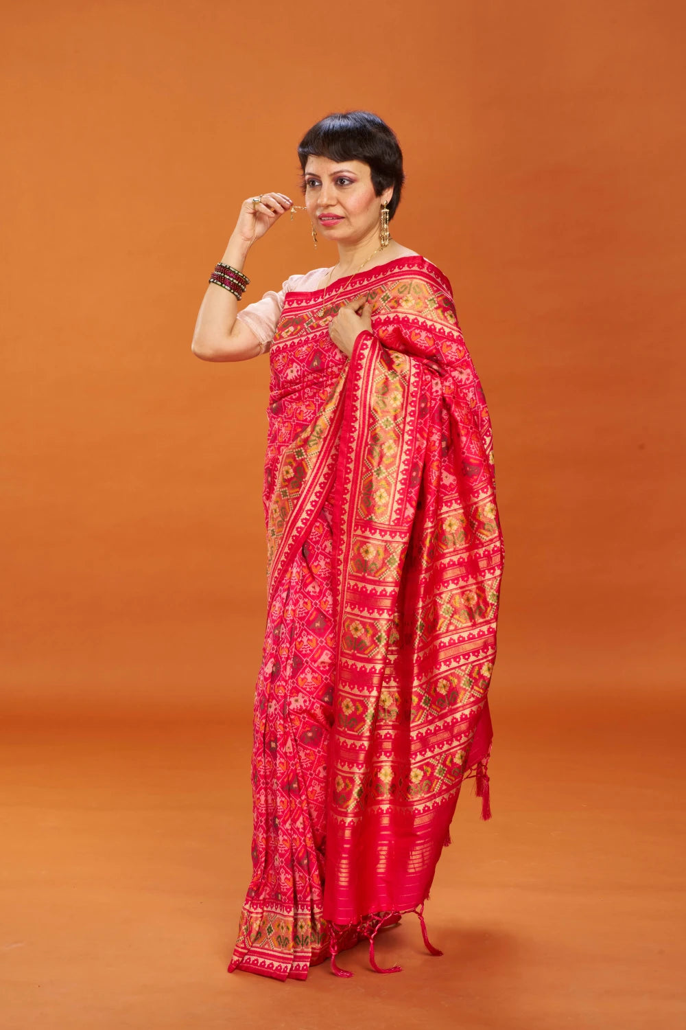 Polished Vibrant Elegance - Vibrant-Magenta Red (animal motifs)