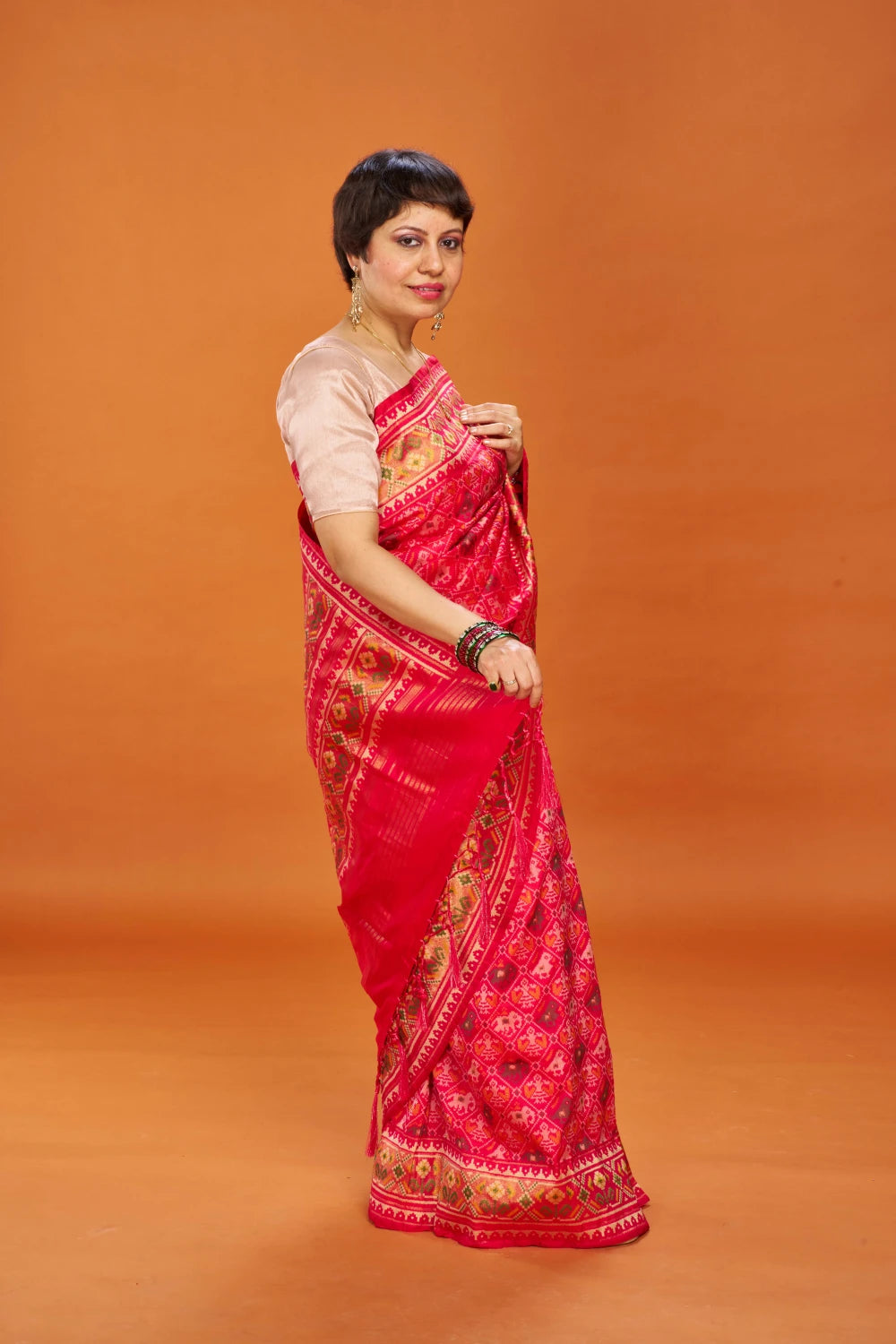 Polished Vibrant Elegance - Vibrant-Magenta Red (animal motifs)