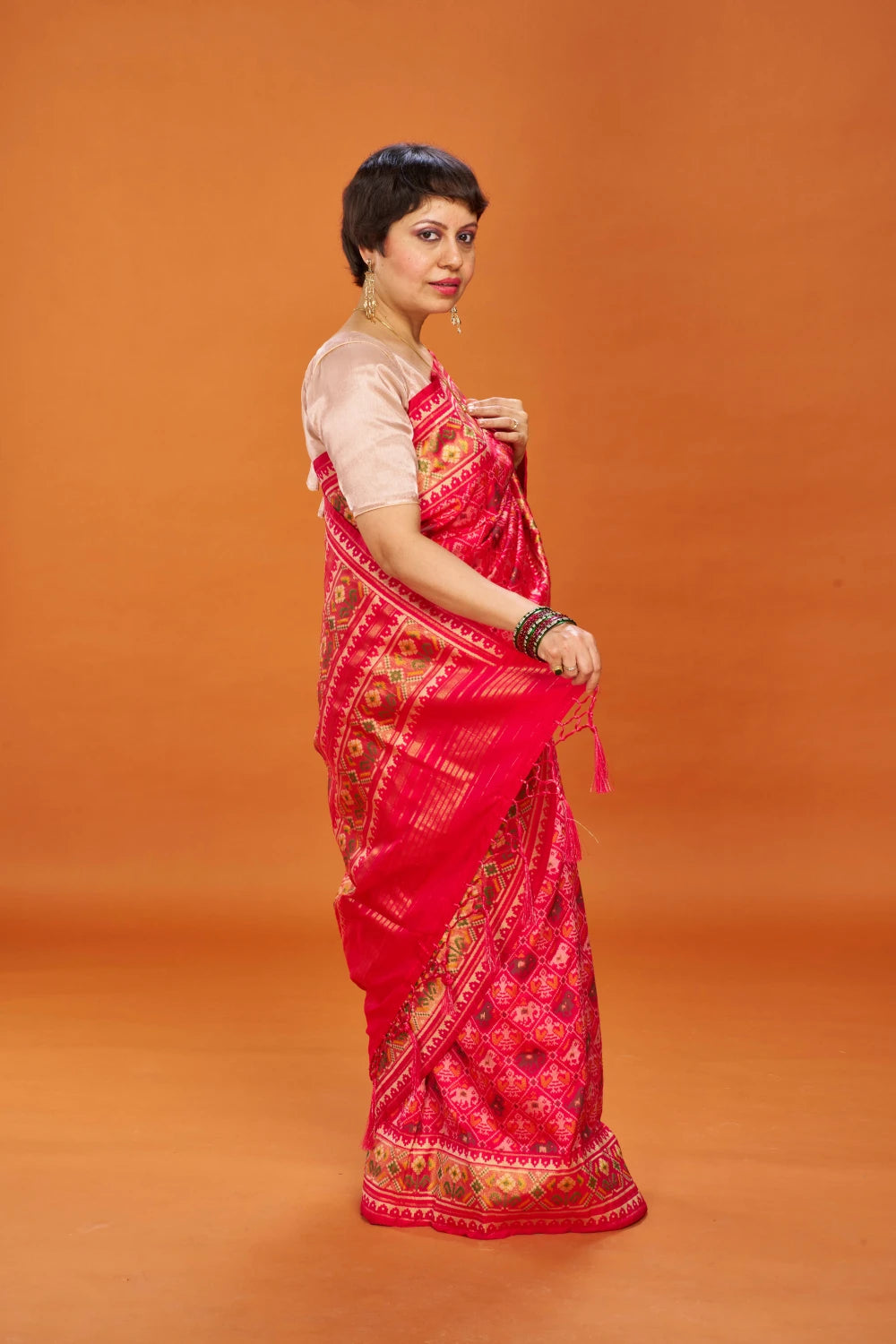 Polished Vibrant Elegance - Vibrant-Magenta Red (animal motifs)